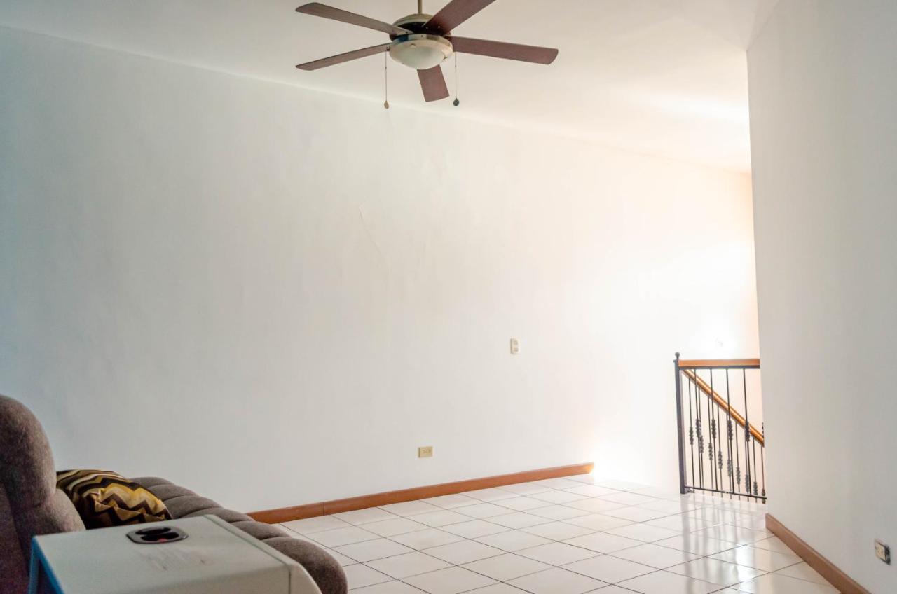 Alojamiento Completo 3 Habitaciones Chihuahua Luaran gambar